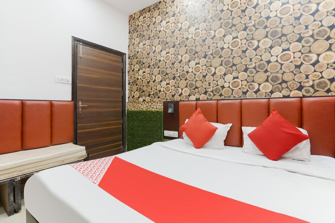 Oyo 48489 Adarsh Plaza Hotel Saharanpur Zewnętrze zdjęcie