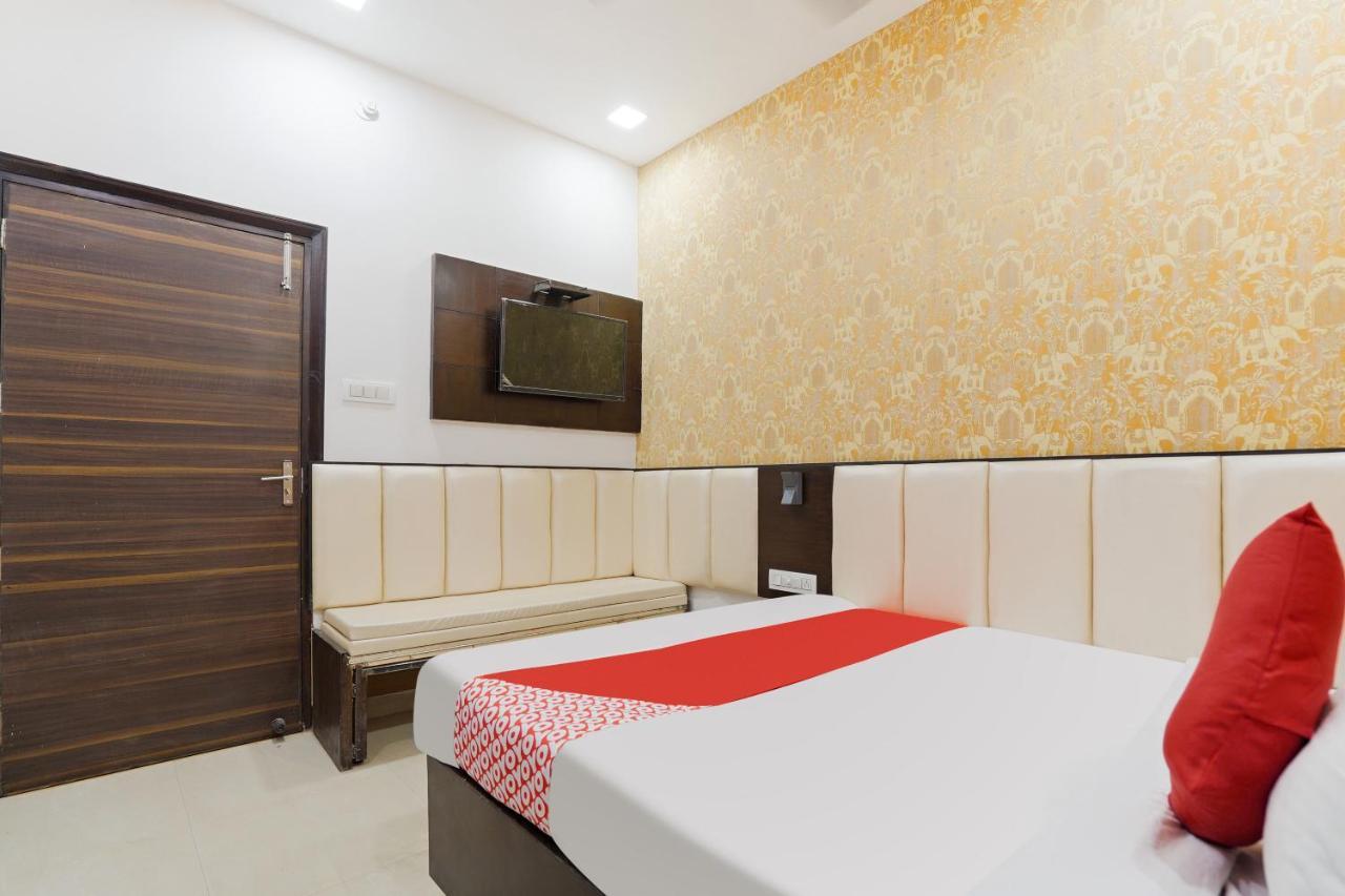 Oyo 48489 Adarsh Plaza Hotel Saharanpur Zewnętrze zdjęcie